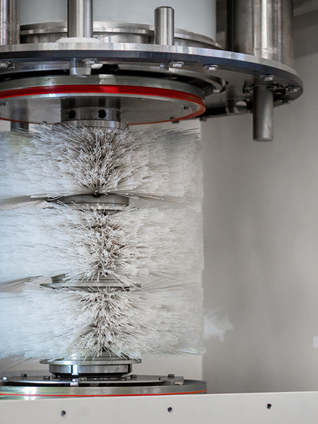 Deze machine separeert vaste stoffen uit vloeistoffen.