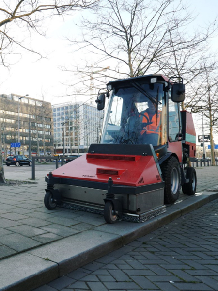 HeDoor het unieke verbrandingsprincipe van de Weedsteam® 100, waarbij hete lucht, stoom en infrarood straling gecombineerd wordt met kneuzing, wordt een grote capaciteit bereikt.